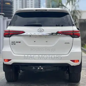 Toyota Fortuner 2.8 D AWD 2020 White