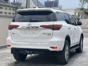 Toyota Fortuner 2.8 D AWD 2020 White