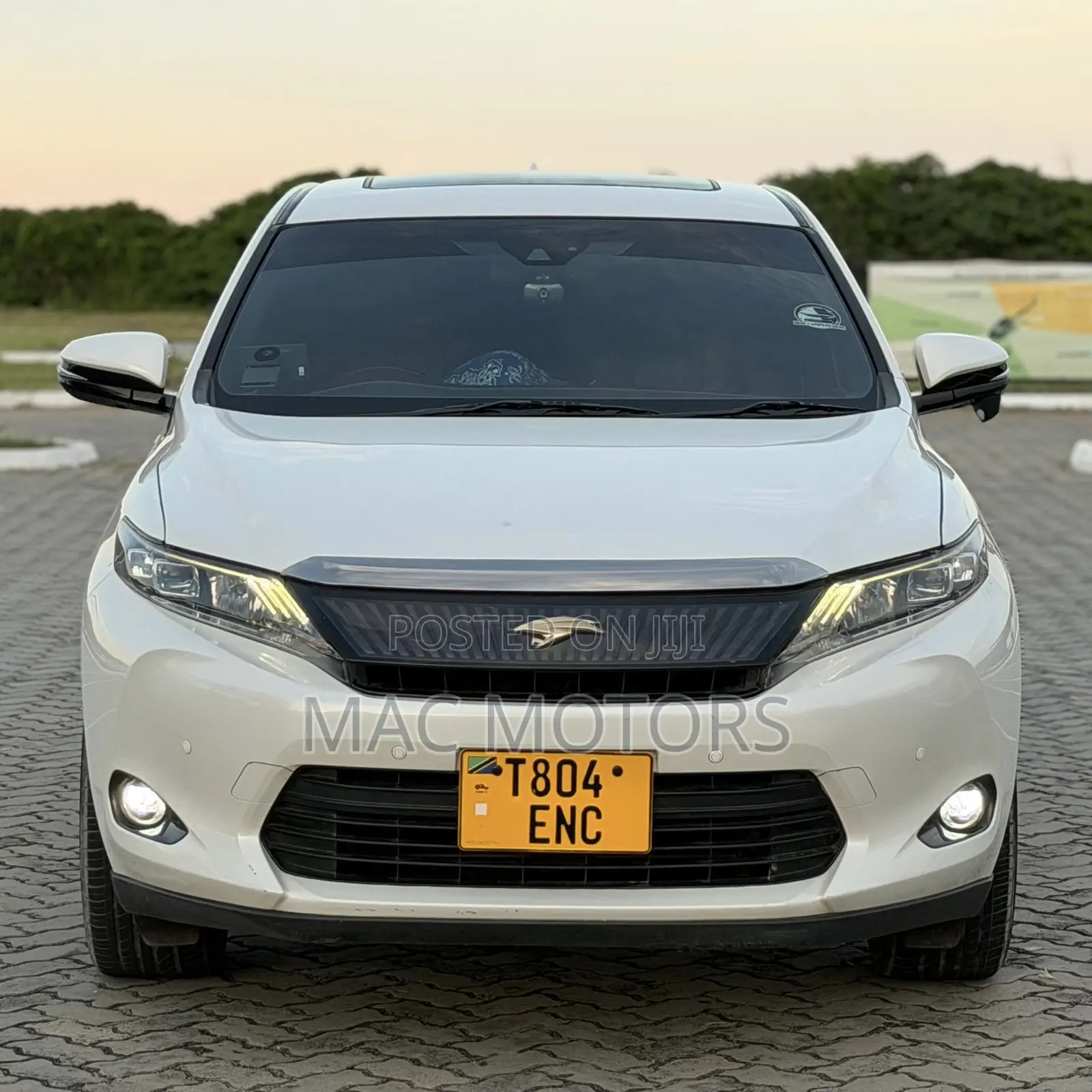 Toyota Harrier 2.0 2015 White