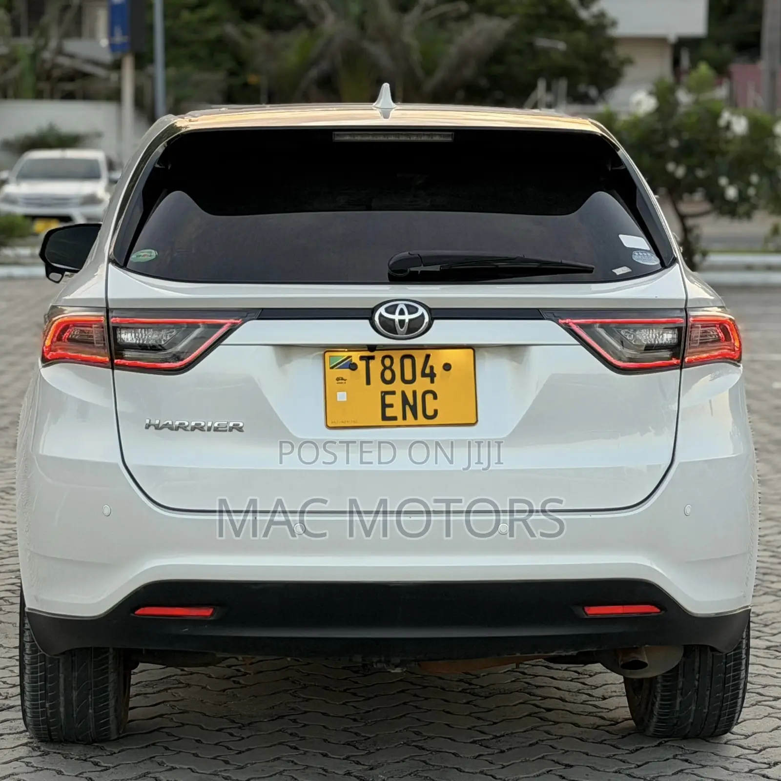 Toyota Harrier 2.0 2015 White
