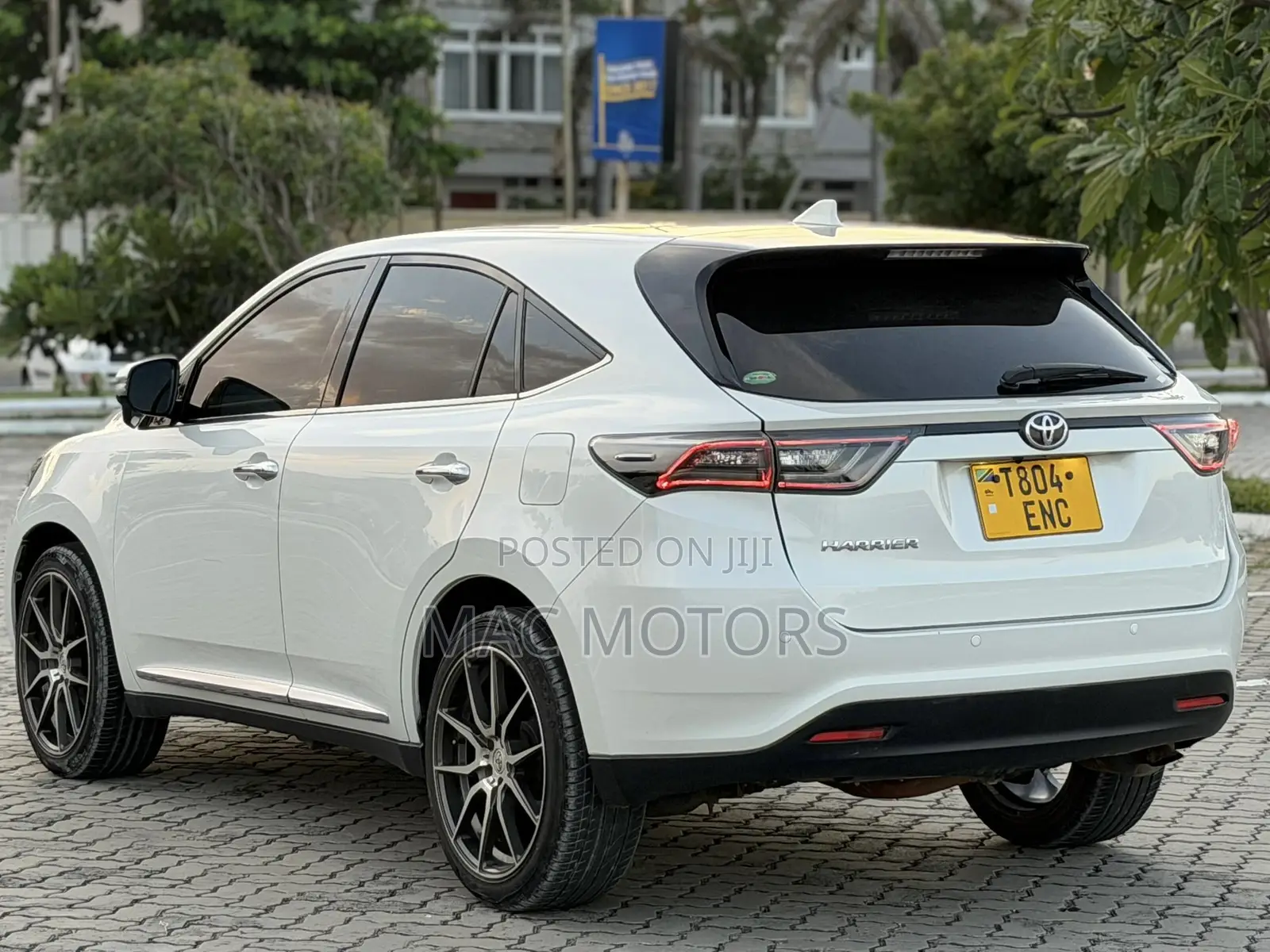 Toyota Harrier 2.0 2015 White