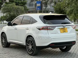 Toyota Harrier 2.0 2015 White