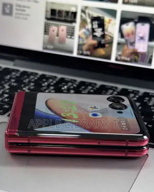 Motorola Razr (2023) 256 GB Red