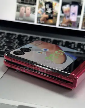 Motorola Razr (2023) 256 GB Red