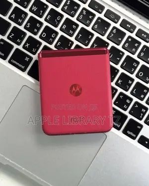 Motorola Razr (2023) 256 GB Red