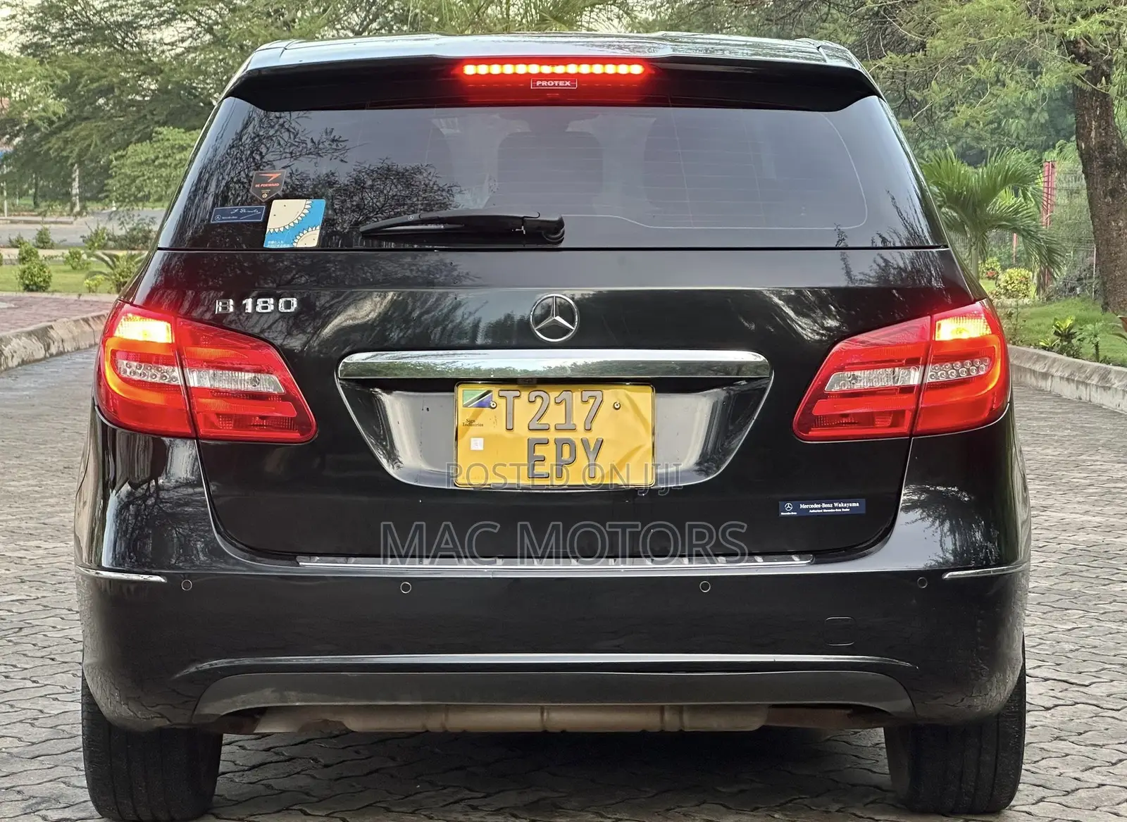 Mercedes-Benz B-Class B180 Petrol 2013 Black