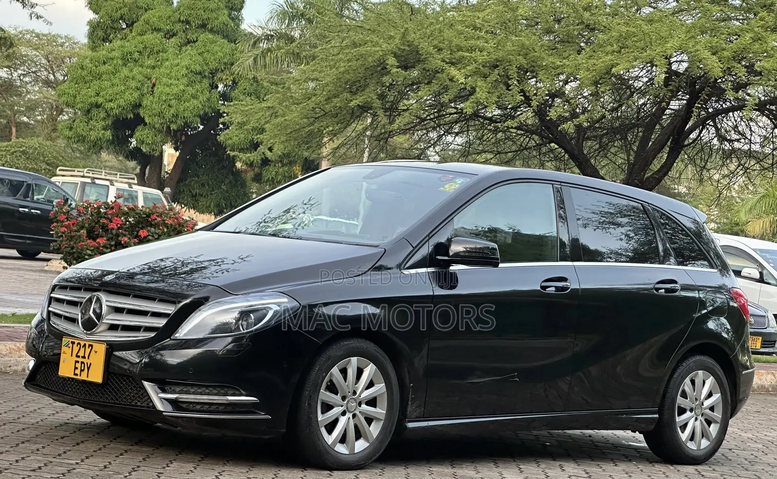Mercedes-Benz B-Class B180 Petrol 2013 Black