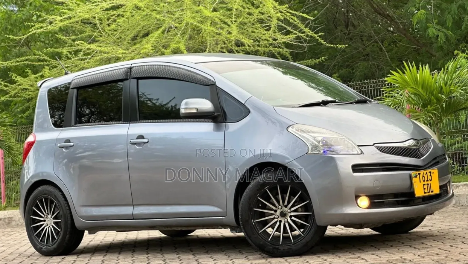 Toyota Ractis 2006 Gray