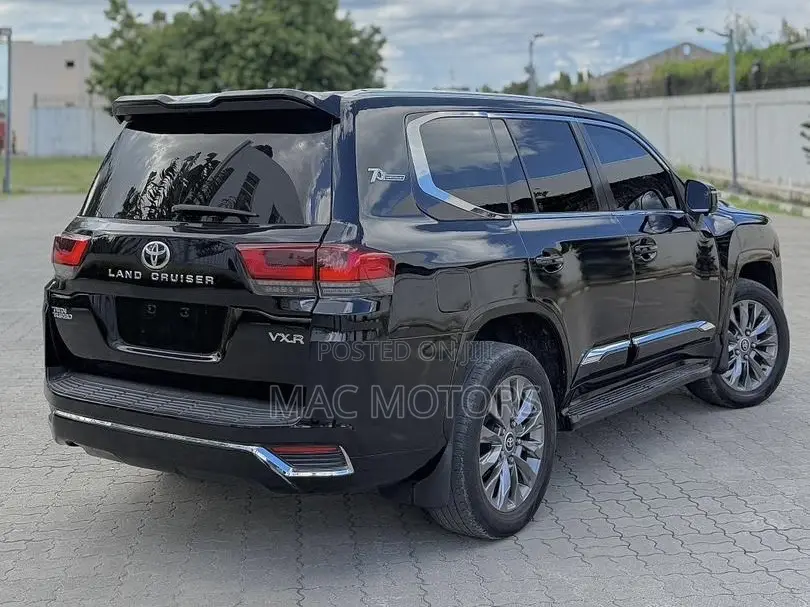 Toyota Land Cruiser 2016 Black