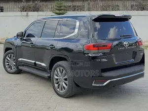 Toyota Land Cruiser 2016 Black