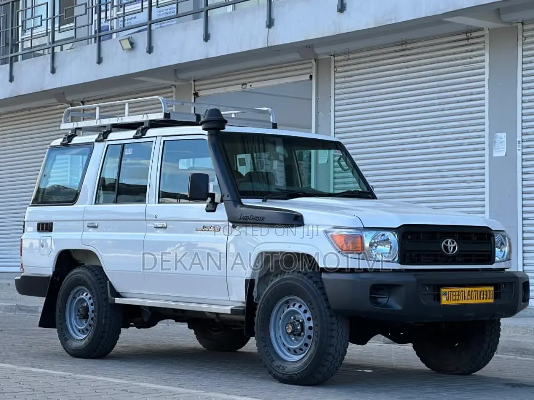 Toyota Land Cruiser 79 Series 2013 White