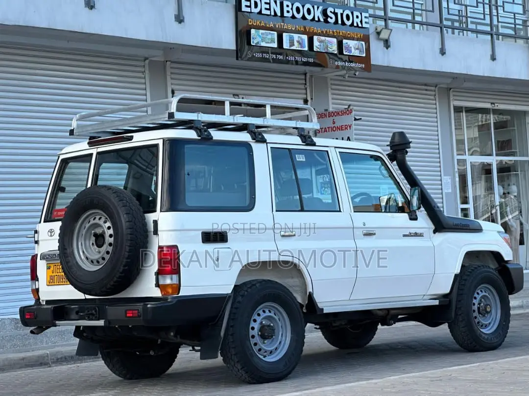 Toyota Land Cruiser 79 Series 2013 White