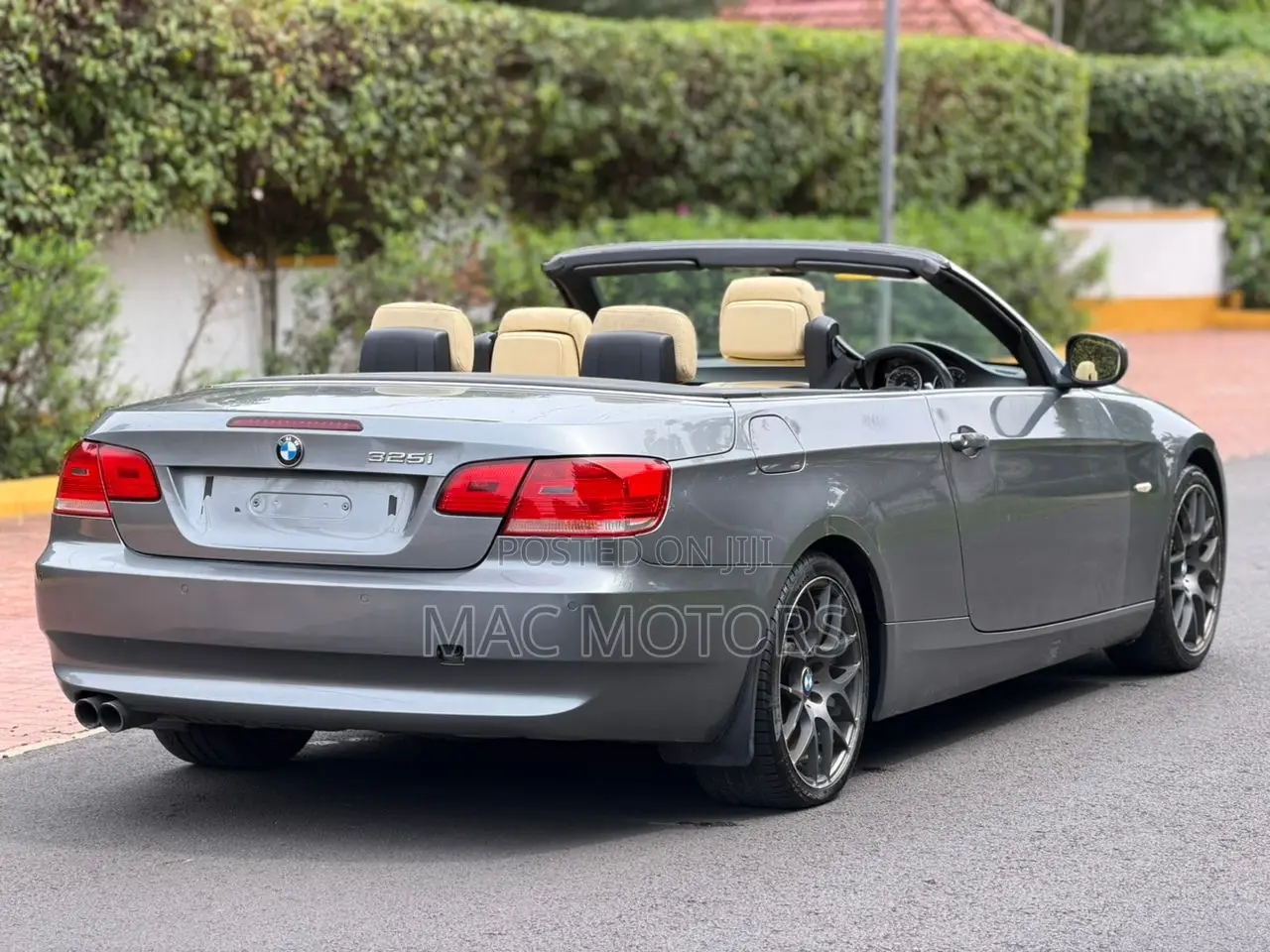 BMW 3 Series 325i RWD 2009 Gray