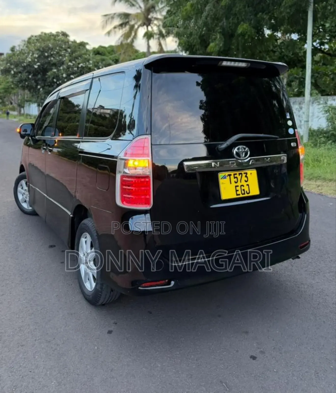 Toyota Noah 2009 Black