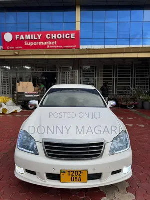 Toyota Crown 2006 White
