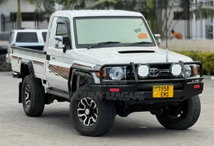 Toyota Land Cruiser 2012 White