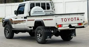 Toyota Land Cruiser 2012 White