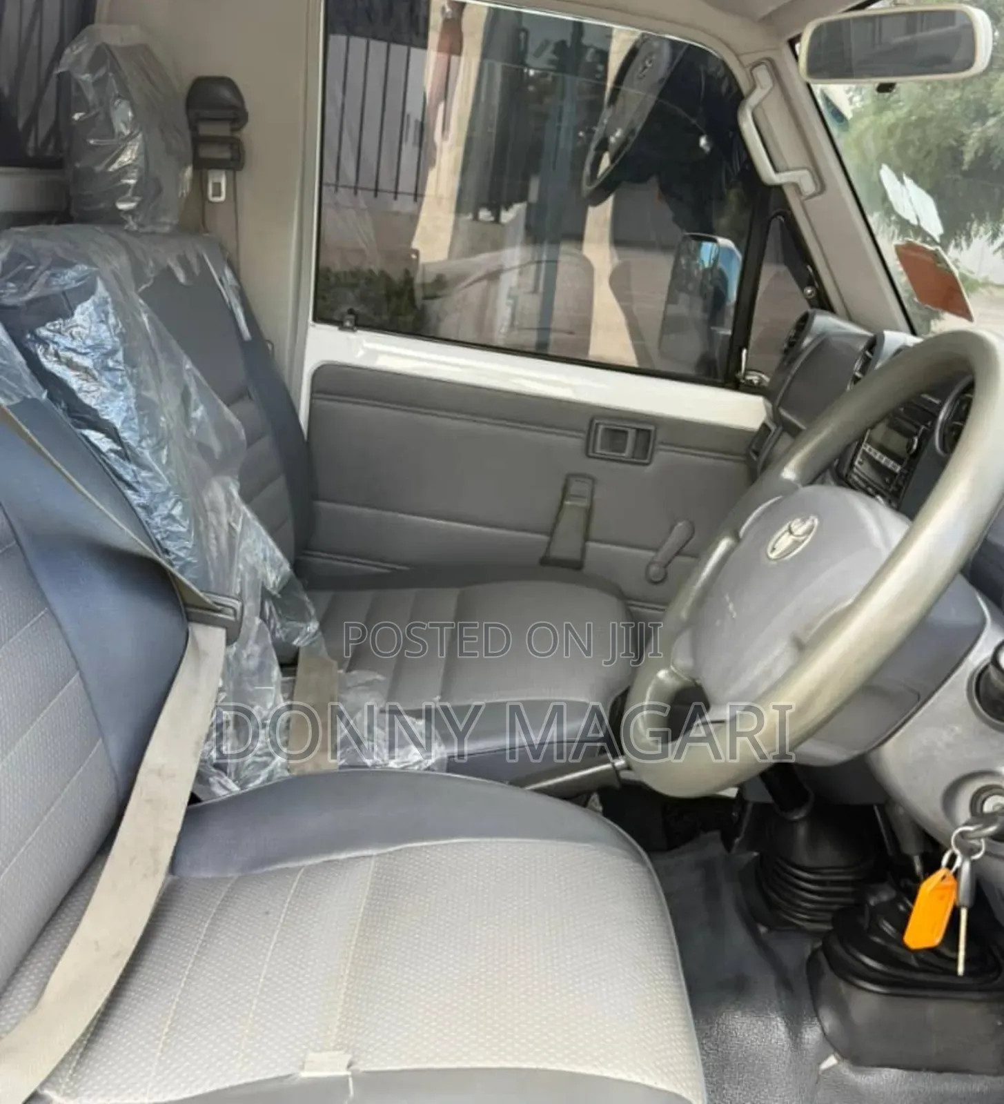 Toyota Land Cruiser 2012 White
