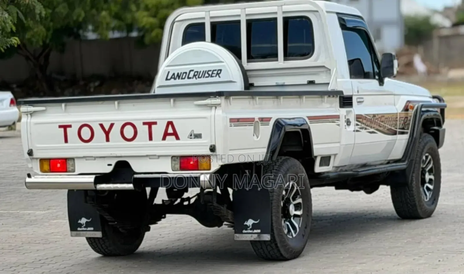 Toyota Land Cruiser 2012 White