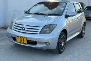Toyota IST 2005 Silver