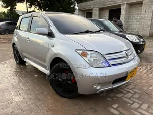 Toyota IST 2005 Silver