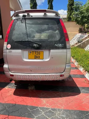 Toyota Noah 2001 Silver