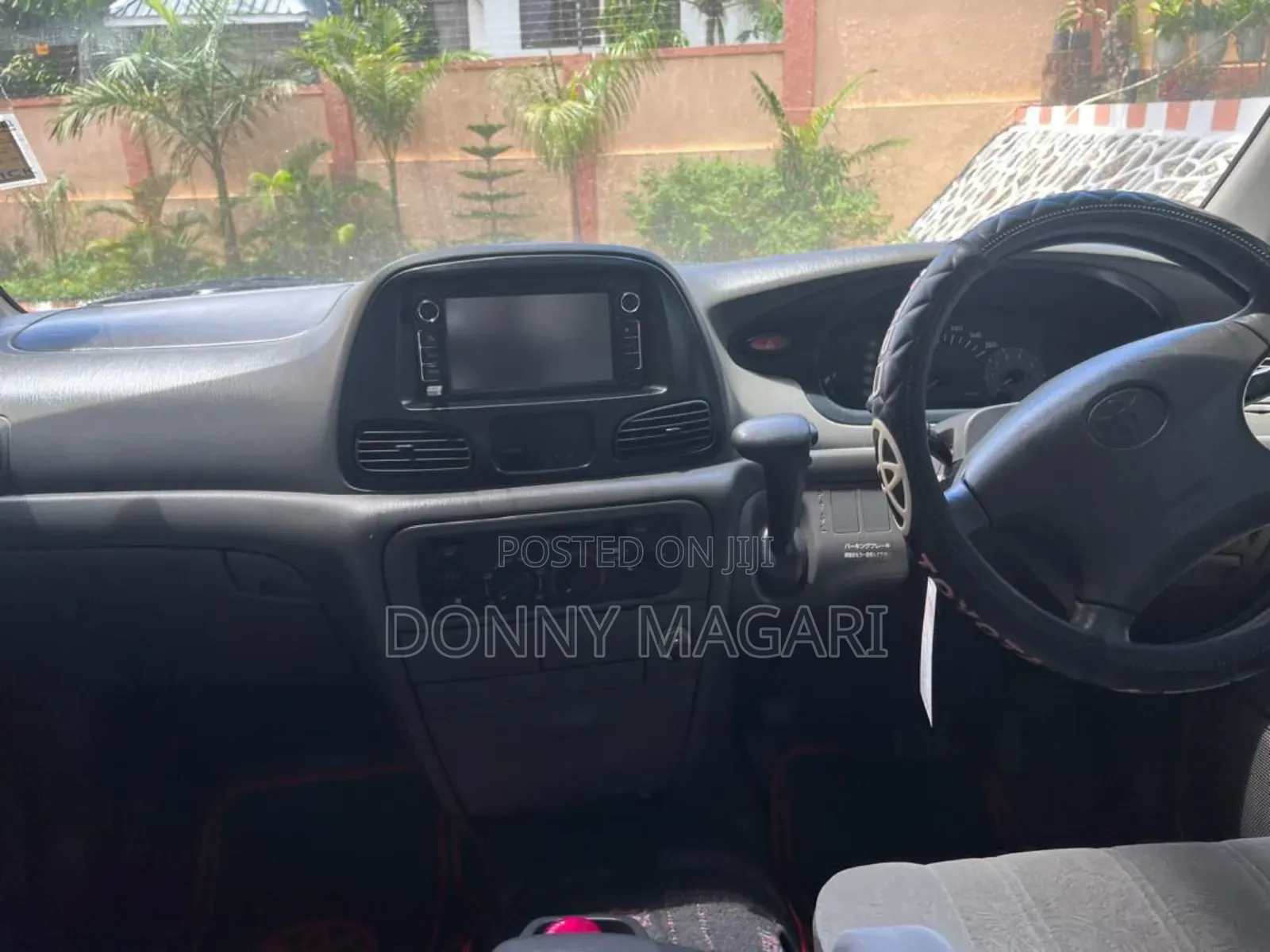Toyota Noah 2001 Silver
