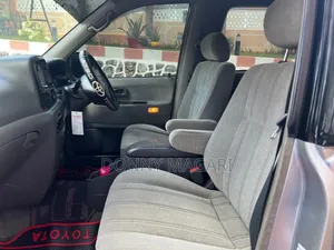 Toyota Noah 2001 Silver