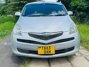 Toyota Ractis 2008 Silver
