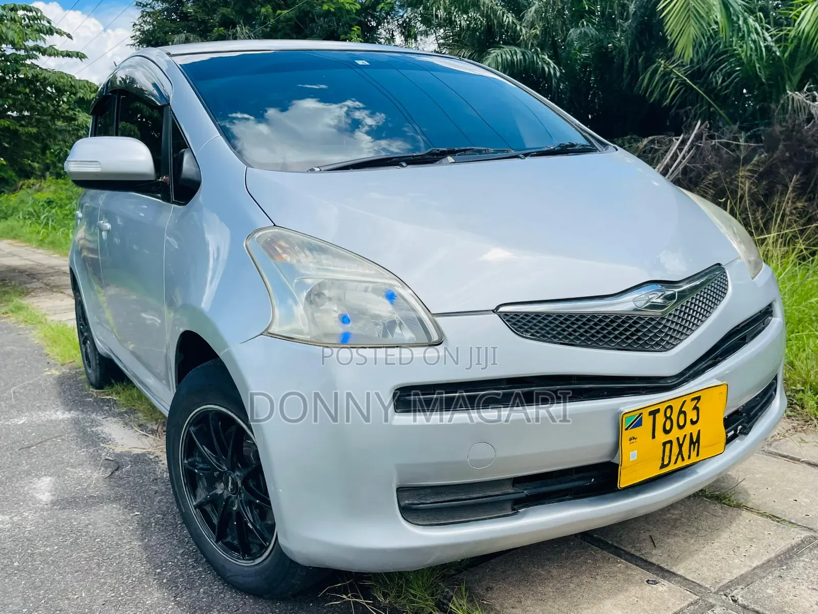 Toyota Ractis 2008 Silver