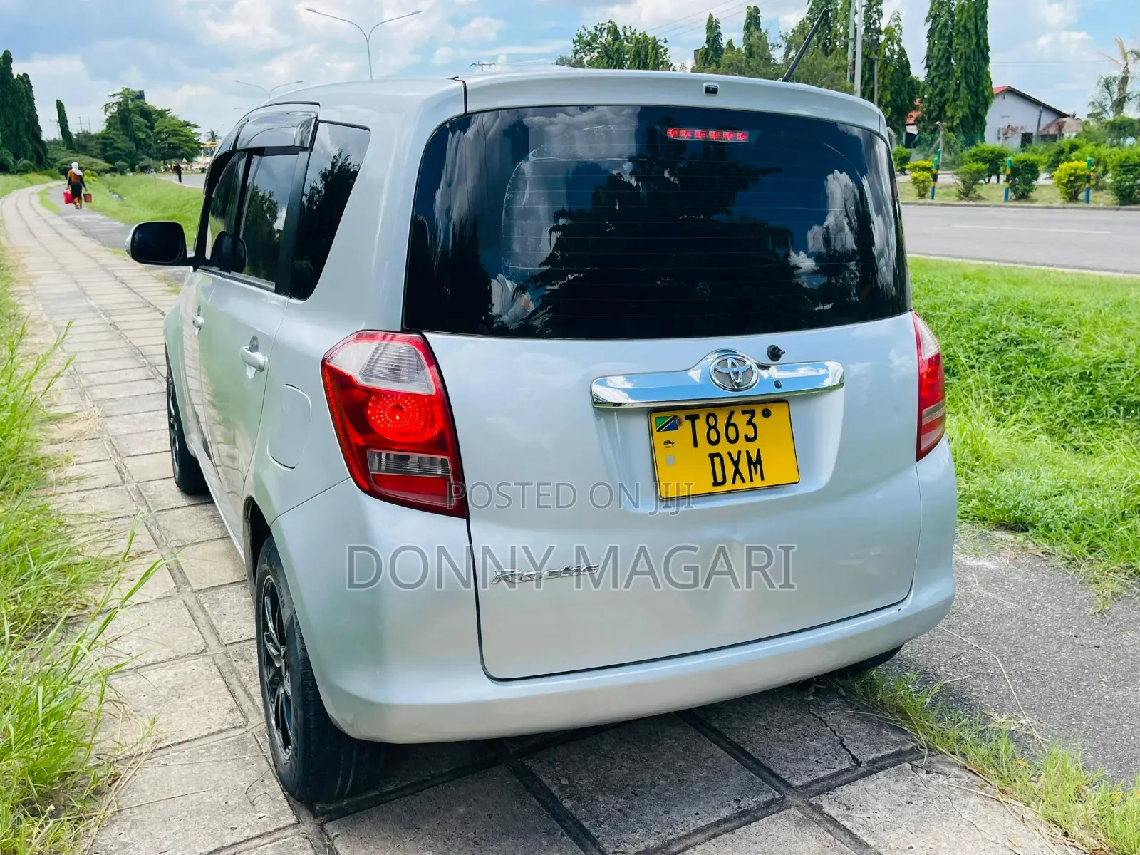 Toyota Ractis 2008 Silver
