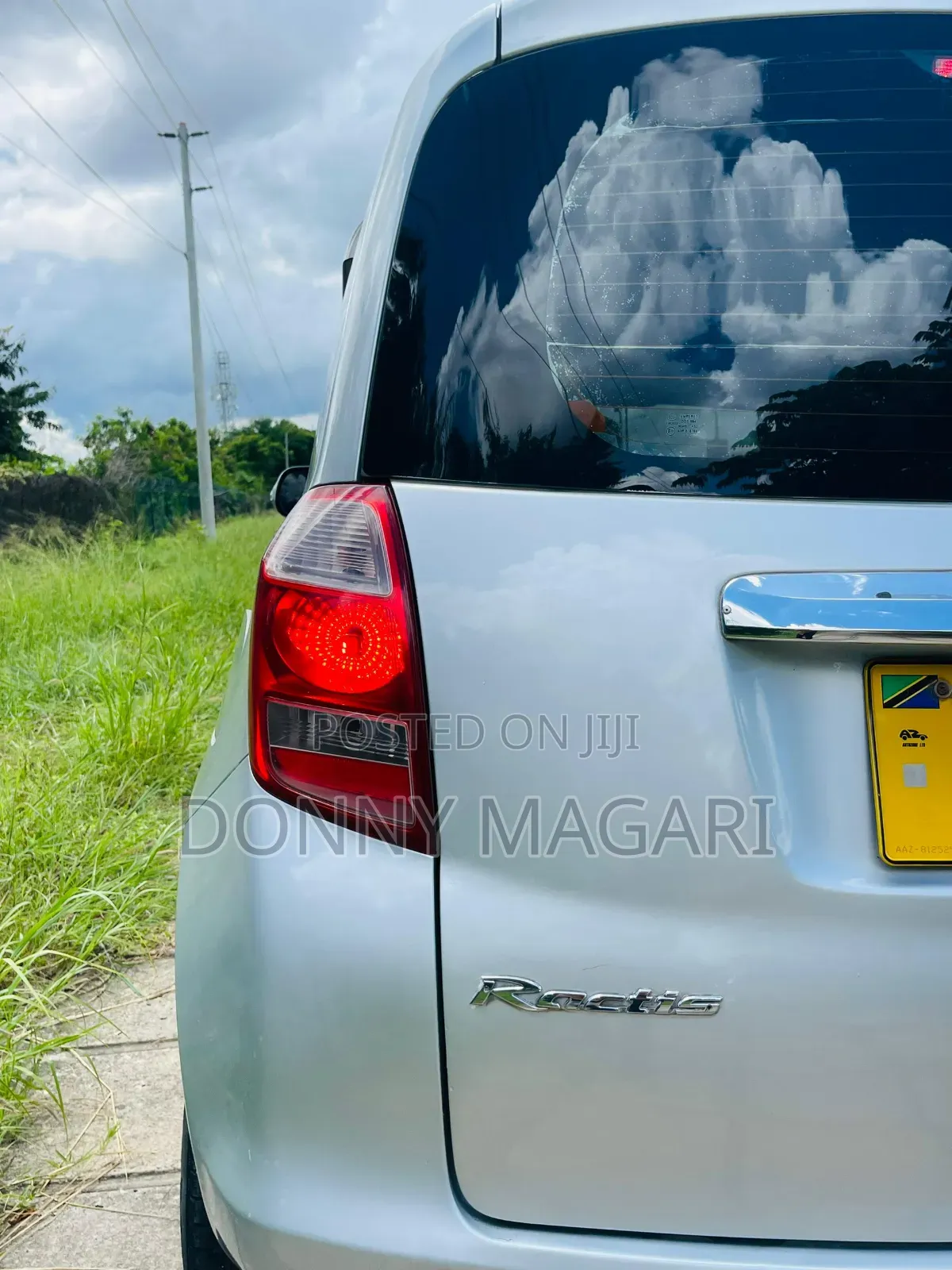 Toyota Ractis 2008 Silver