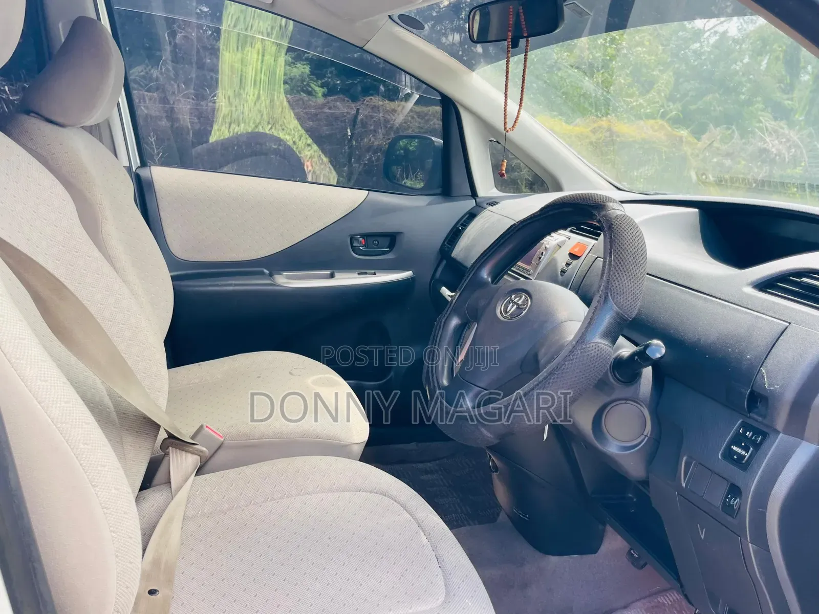 Toyota Ractis 2008 Silver