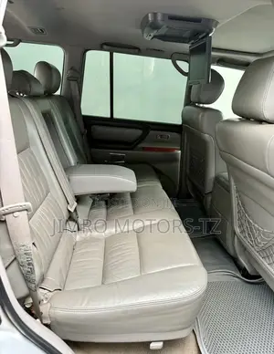Toyota Land Cruiser 2006 Gray