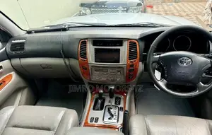 Toyota Land Cruiser 2006 Gray