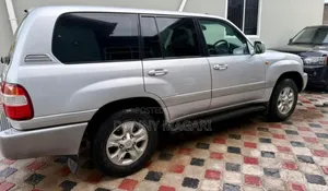 Toyota Land Cruiser 2006 Silver