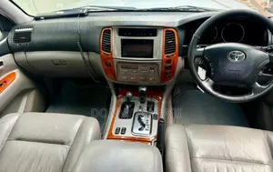 Toyota Land Cruiser 2006 Silver