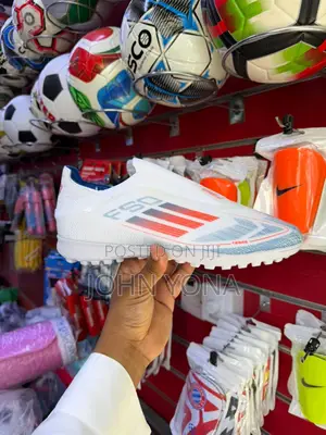 Adidas F50 League Laceless Football Training Boots
