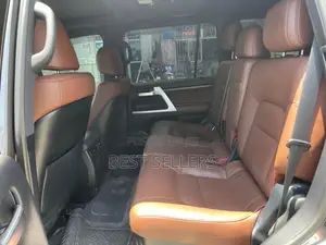 Toyota Land Cruiser 4.6 V8 ZX 2017 Gray