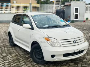 Toyota IST 2006 White