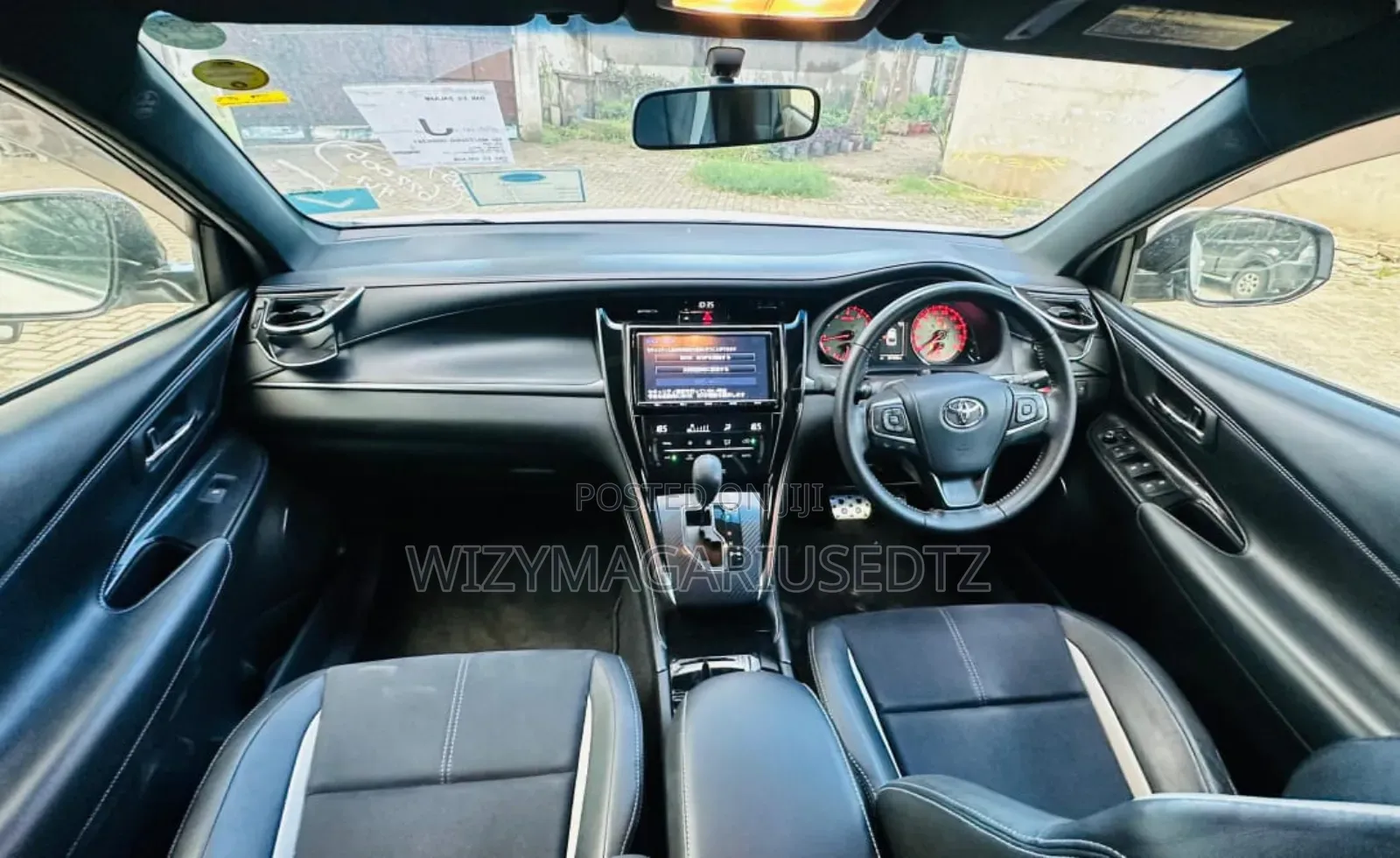 Toyota Harrier 2.0 2016 White