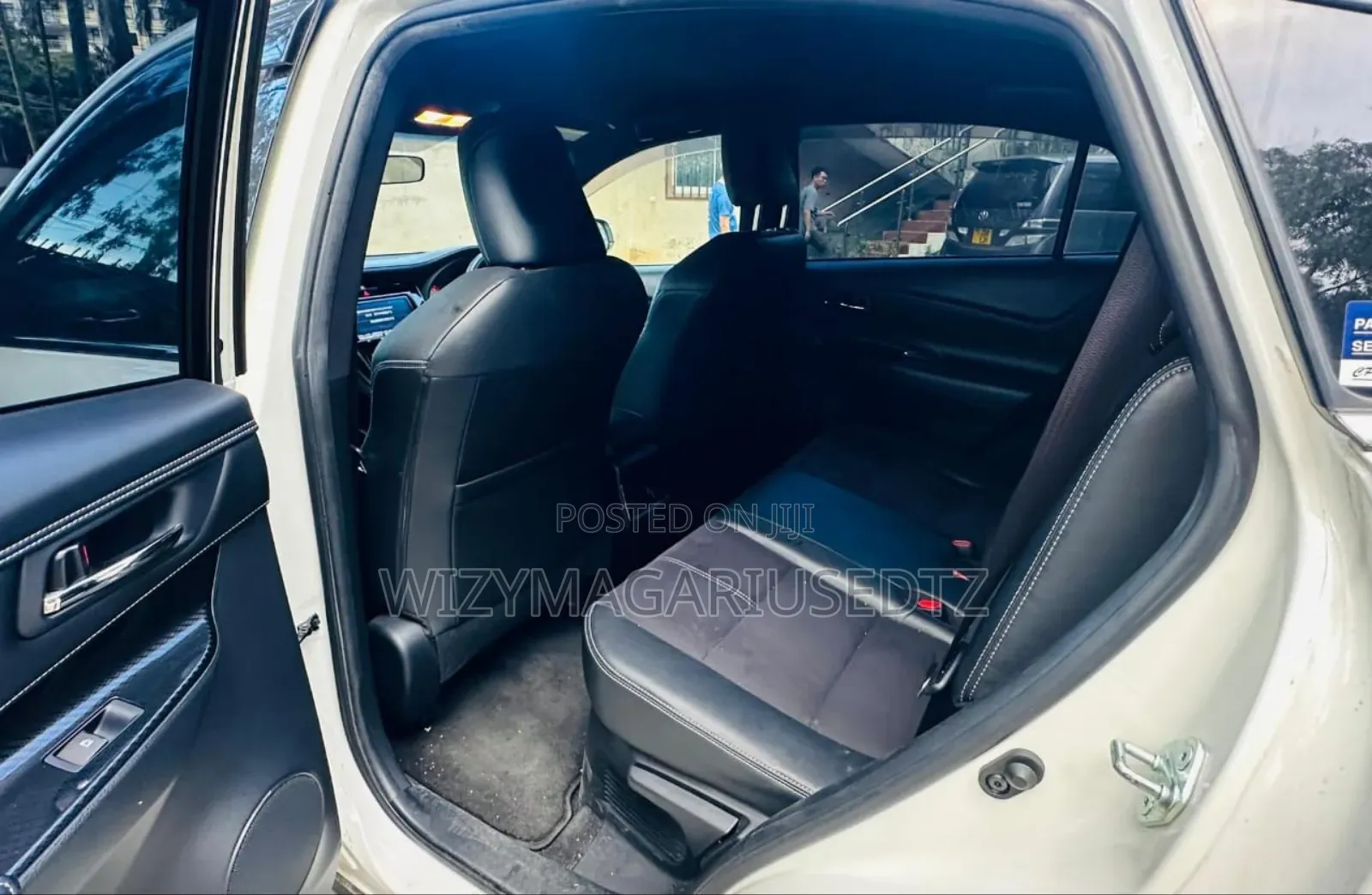 Toyota Harrier 2.0 2016 White