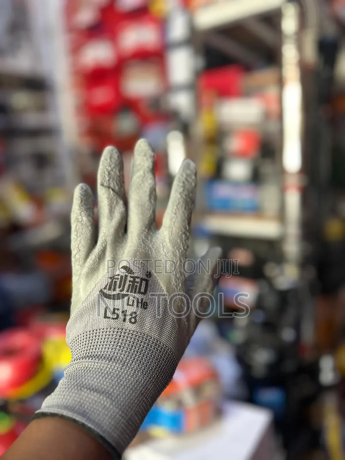 Grey Gloves Lihe