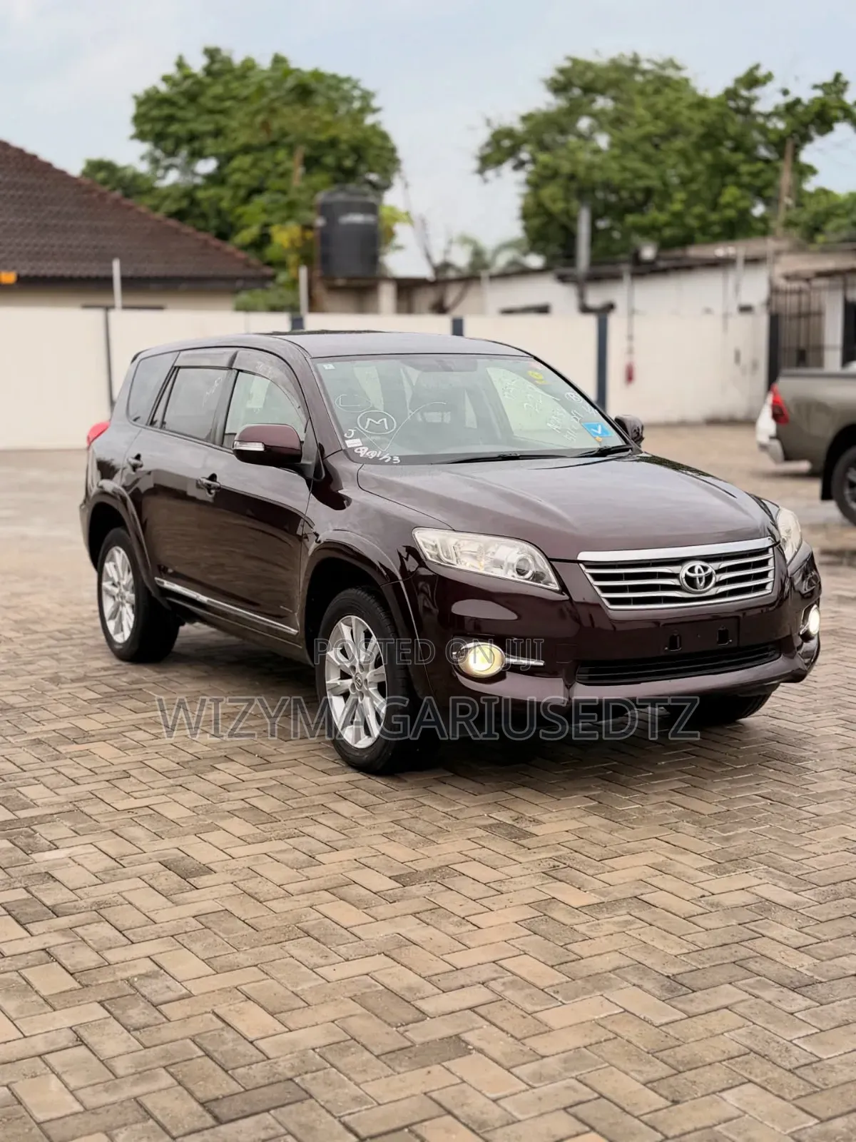 Toyota Vanguard 2010 Maroon