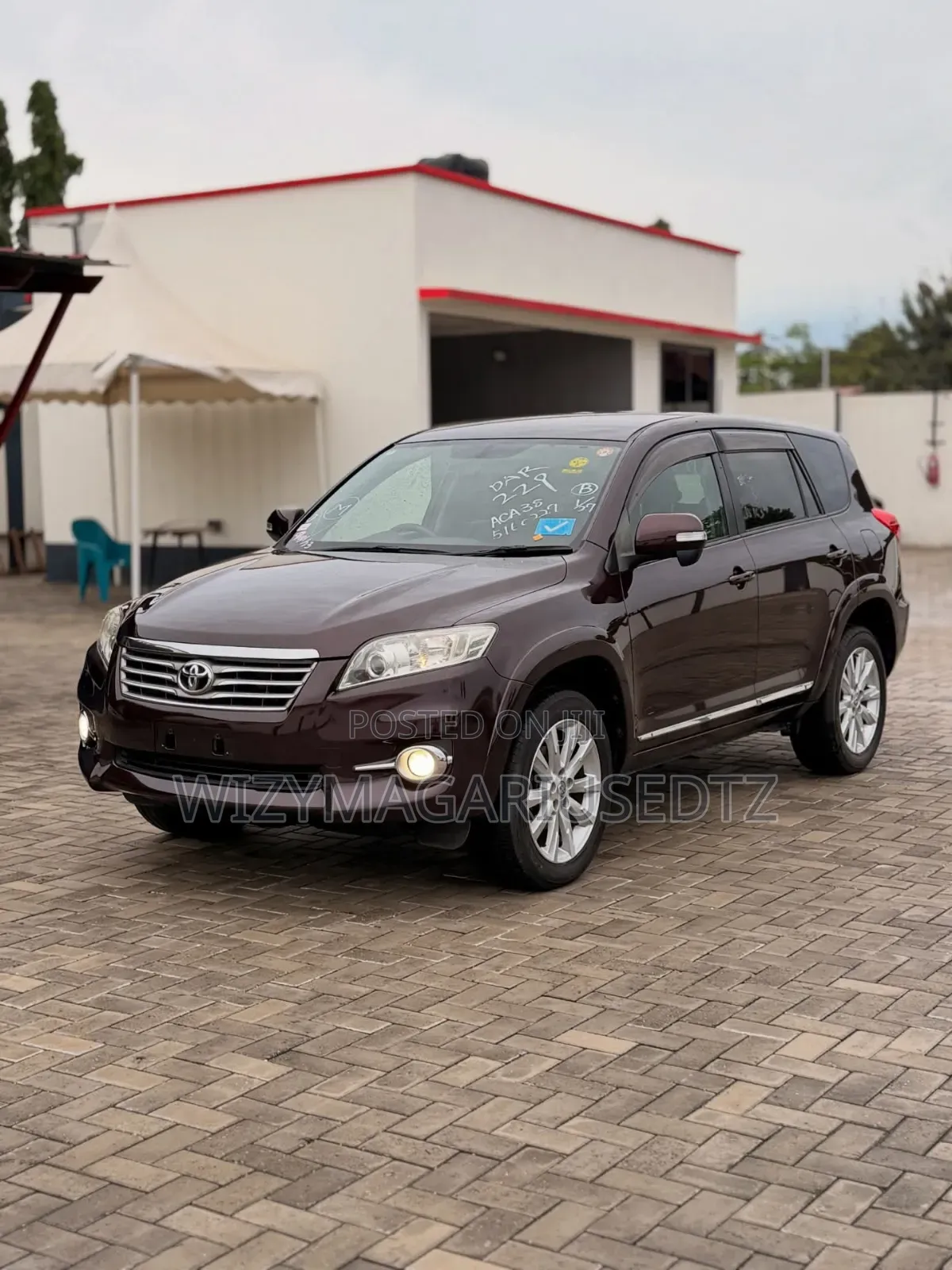 Toyota Vanguard 2010 Maroon