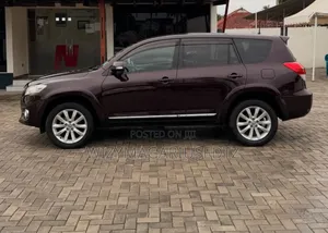 Toyota Vanguard 2010 Maroon