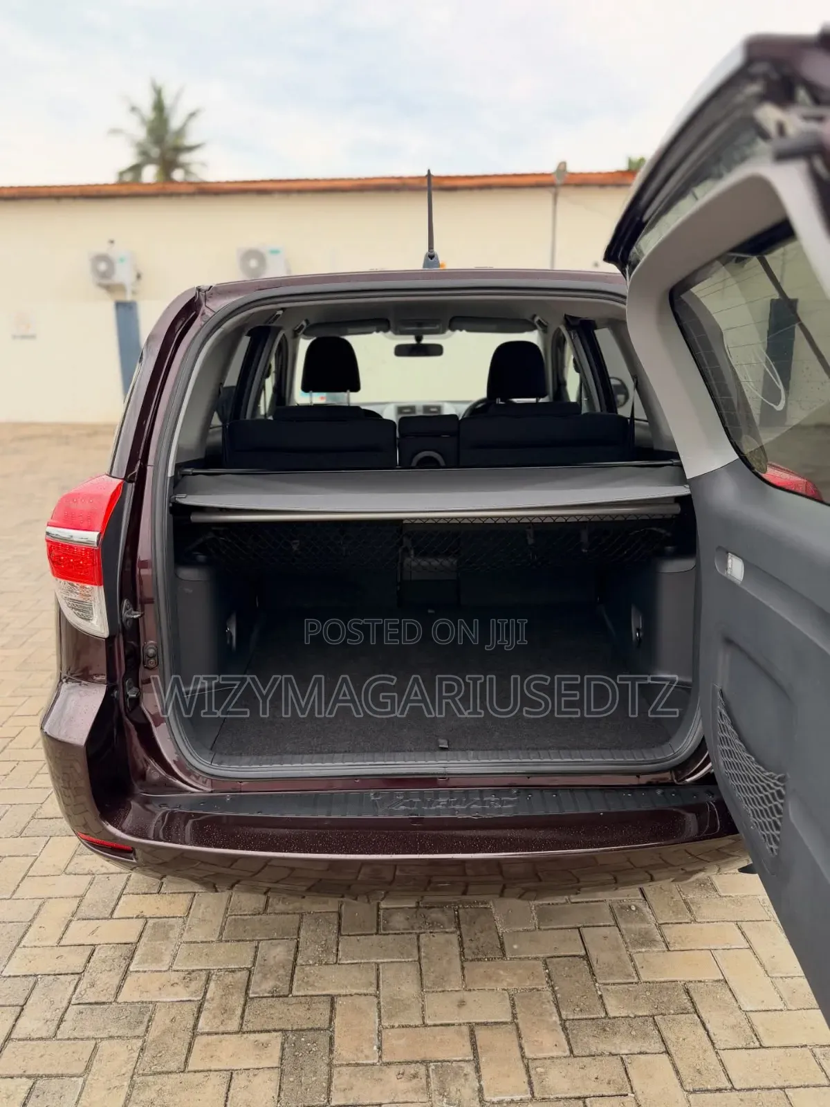 Toyota Vanguard 2010 Maroon