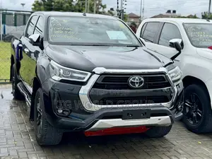 Toyota Hilux Revo Double Cab Petrol 2.7 AWD 2021 Black