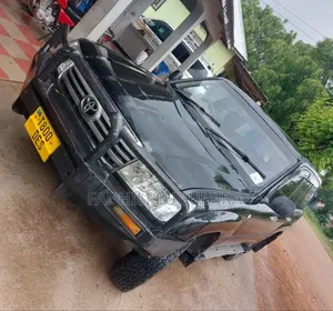Toyota Land Cruiser 2004 Black