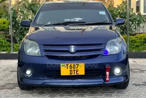 Toyota IST 2004 Blue